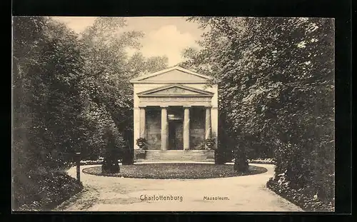 AK Berlin-Charlottenburg, Parkanlagen mit Mausoleum