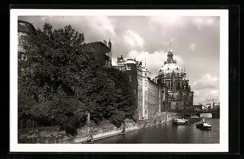 AK Berlin, Schloss und Dom, Spreeseite