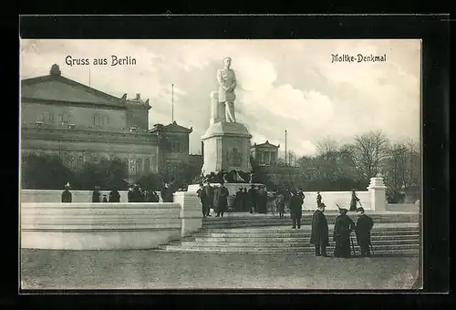 AK Berlin-Tiergarten, Passanten am Moltke-Denkmal