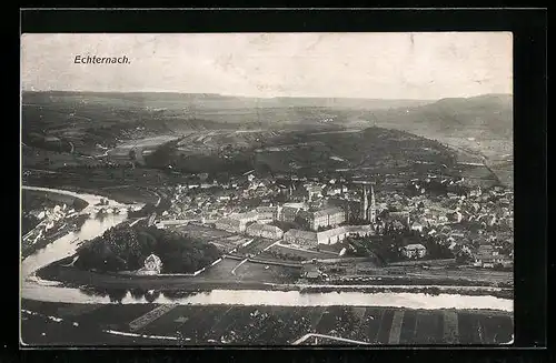AK Echternach, Gesamtansicht mit Fluss aus der Vogelschau
