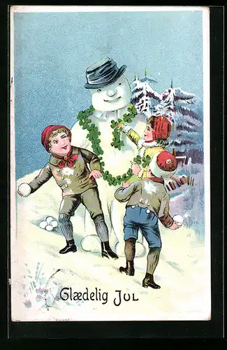 AK Schneemann und Kinder bei Schneeballschlacht