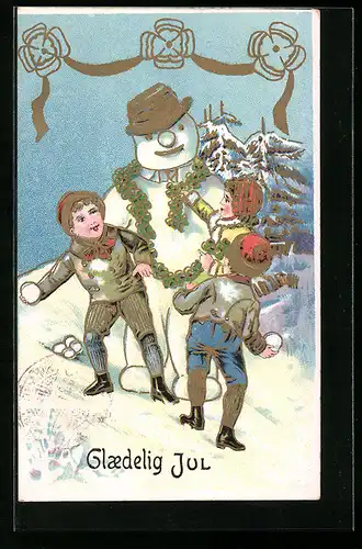 AK Schneemann und Kinder bei Schneeballschlacht