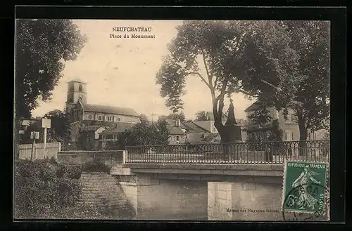 AK Neufchateau, Place du Monument