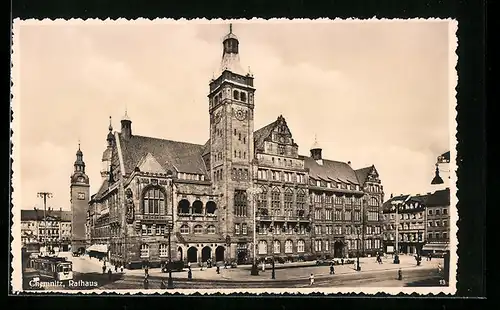 AK Chemnitz, Rathaus mit Geschäften und Strassenbahn