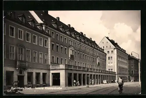 AK Karl-Marx-Stadt, Innere Klosterstrasse mit Radfahrer