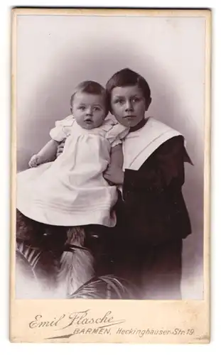 Fotografie Emil Flasche, Barmen, Heckinghauser Strasse 19, Portrait Junge im Matrosenanzug mit Baby im Kleidchen