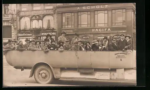 Foto-AK Hamburg, Besucher im Auto-Bus, Hansa-Rundfahrt Friedr. Jasper, Restaurant Möller