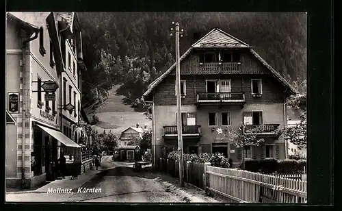 AK Mallnitz /Kärnten, Strassenpartie mit Hotel Tauernhof