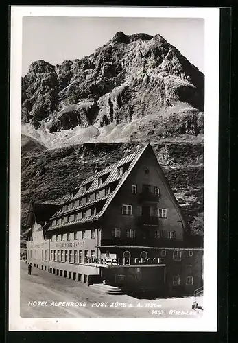 AK Zürs, Hotel Alpenrose mit Bergpanorama