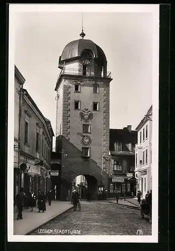 AK Leoben, Stadtturm, Ortspartie mit Geschäften