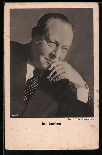 AK Schauspieler Emil Jannings in Denkerpose