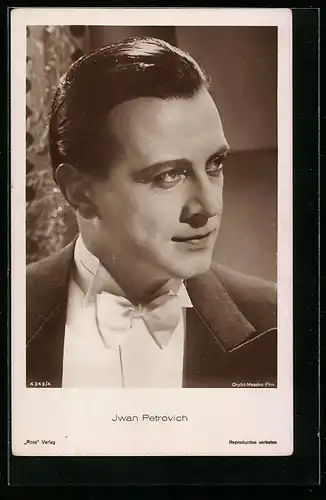 AK Schauspieler Iwan Petrovich Portrait im Anzug