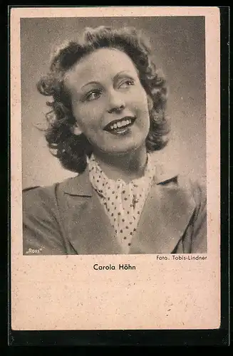 AK Schauspielerin Carola Höhn lächelnd zur Seite blickend