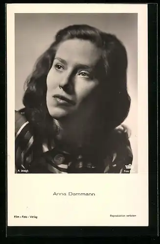 AK Schauspielerin Anna Dammann im Portrait zur Seite blickend