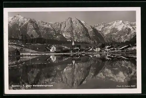 AK Seefeld i. T., Ortsansicht gegen Wettersteingruppe