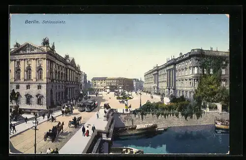 AK Berlin, Schlossplatz mit Brücke