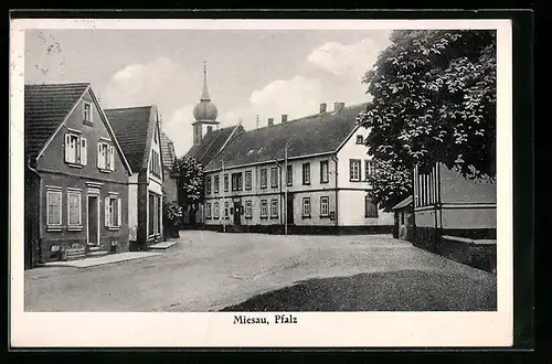 AK Miesau /Pfalz, Strassenpartie mit Kirche