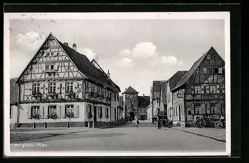 AK Billigheim /Pf., Strassenpartie mit Turm