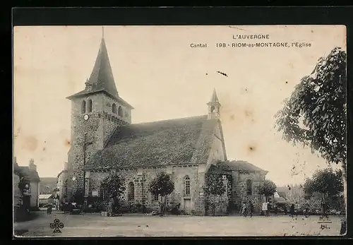 AK Riom-es-Montagne, l`Eglise
