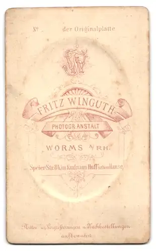 Fotografie Fritz Winguth, Worms a. Rh., Speier-Strasse 84, Portrait Dame mit Hochsteckfrisur und Ohrring