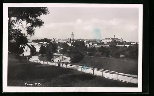 AK Enns, Ortspartie mit Kirche