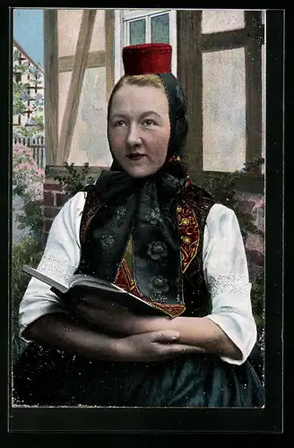 AK Frau mit Buch in hessischer Tracht