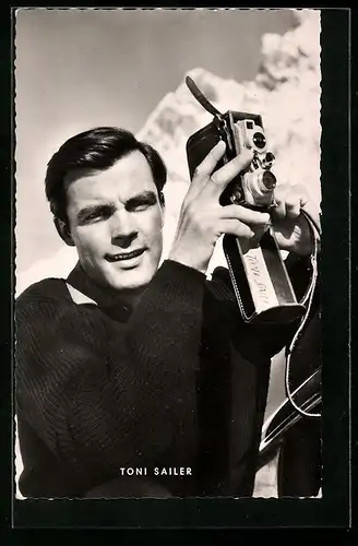 AK Schauspieler Toni Sailer mit Kamera