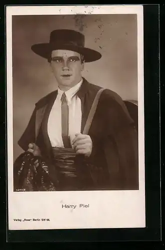 AK Schauspieler Harry Piel im Kostüm mit Hut