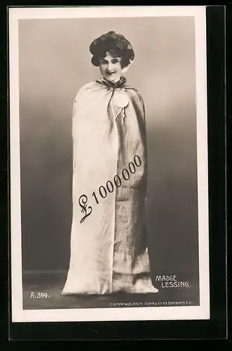 AK Schauspielerin Madge Lessing im Geldsack, lächelnd