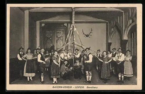 AK Leipzig, Mitglieder des Bayern-Vereins beim Bandl-Tanz in der Stube