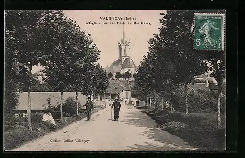 AK Valencay, L`Eglise, vue des Ponts du Bas-Bourg