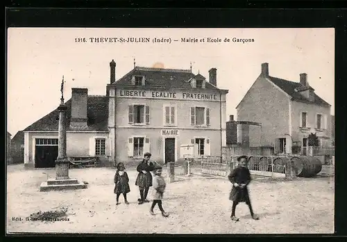 AK Thevet-St-Julien, Mairie et Ecole de Garcons