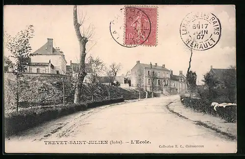 AK Thevet-Saint-Julien, L`Ecole