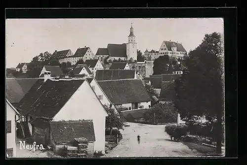 Foto-AK Neufra, Ortspartie mit Kirche