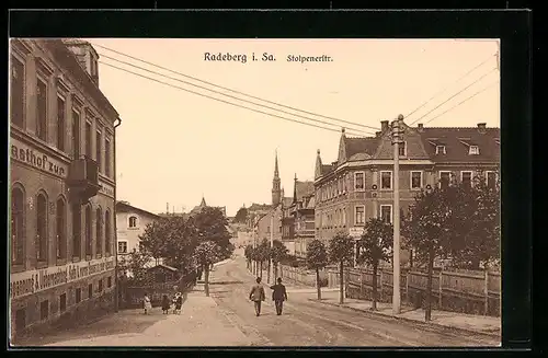 AK Radeberg i. Sa., Stolpenerstrasse mit Gasthaus