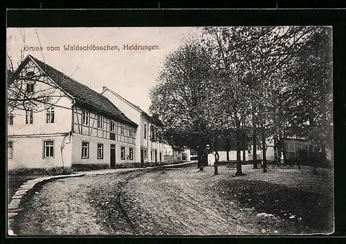 AK Heldrungen, Gasthaus Waldschlösschen und Strassenpartie