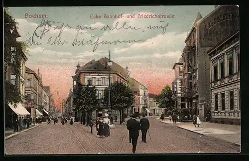 AK Bochum, Ecke Bahnhof- und Friedrichstrasse mit Geschäft