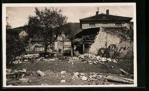Foto-AK Zwingenberg, Hochwasserkatastrophe am 28. 4.1928, Beschädigtes Haus und Trümmer