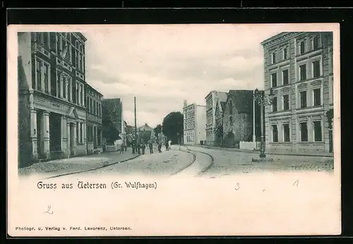 AK Uetersen, Strassenpartie Grosser Wulfhagen, mit Einwohnergruppe