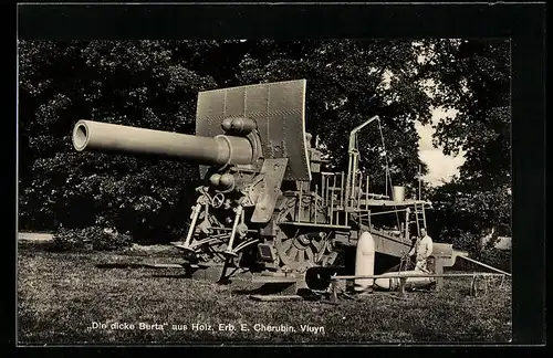 AK Vluyn, Die dicke Berta aus Holz, Artillerie-Geschütz, Erb. E. Cherubin