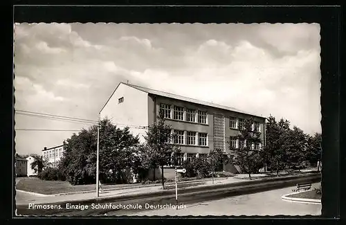 AK Pirmasens, Blick auf einzige Schuhfachschule Deutschlands