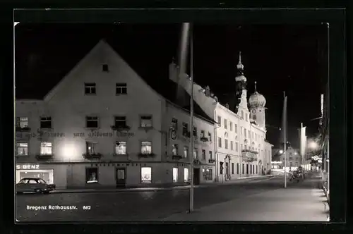 Künstler-AK Bregenz, Rathausstr. mit Gasthof u. Brauerei zum goldenen Löwen