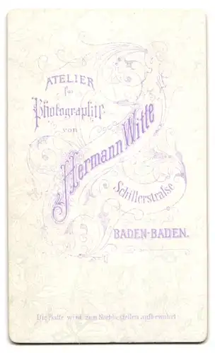 Fotografie Hermann Witte, Baden-Baden, Schillerstr., Junge Dame mit Hochsteckfrisur und Kragenbrosche