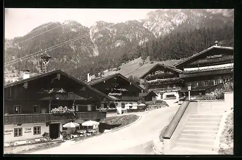 AK Alpbach, Dorfplatz mit Blick auf Gratlspitze