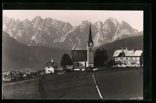 AK Gosau, Ortspartie mit Kirche und Donnerkogel