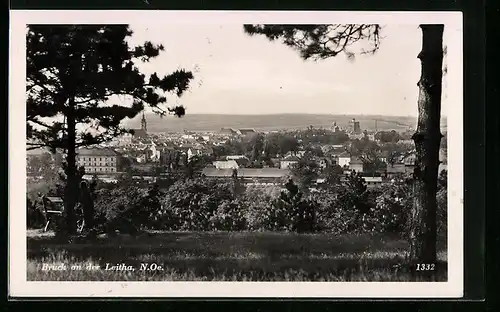 AK Bruck /Leitha, Ortsansicht mit Fernblick