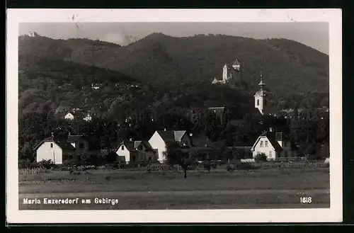 AK Maria Enzersdorf am Gebirge, Ortsansicht mit Bergrücken