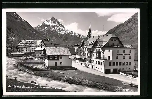 AK Galtür i. Paznauntal, Ortsansicht mit Ballunspitze, Alpenhaus Fluchthorn
