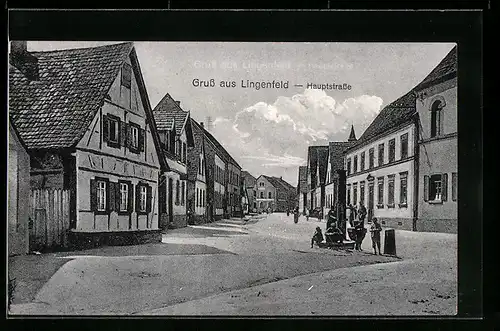 AK Lingenfeld, Hauptstrasse mit Brunnen