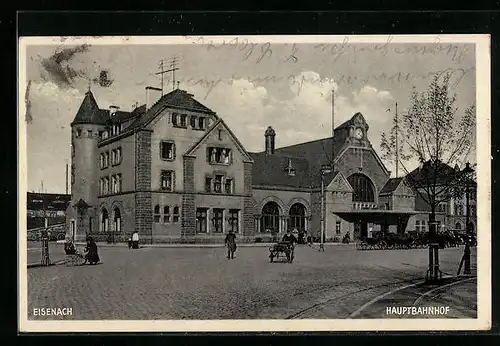 AK Eisenach, Hauptbahnhof mit Passanten